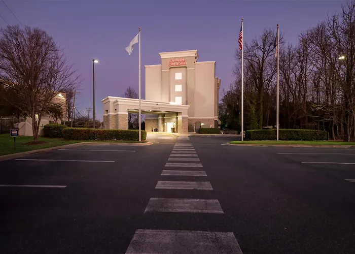 Hampton Inn & Suites Charlotte-Airport